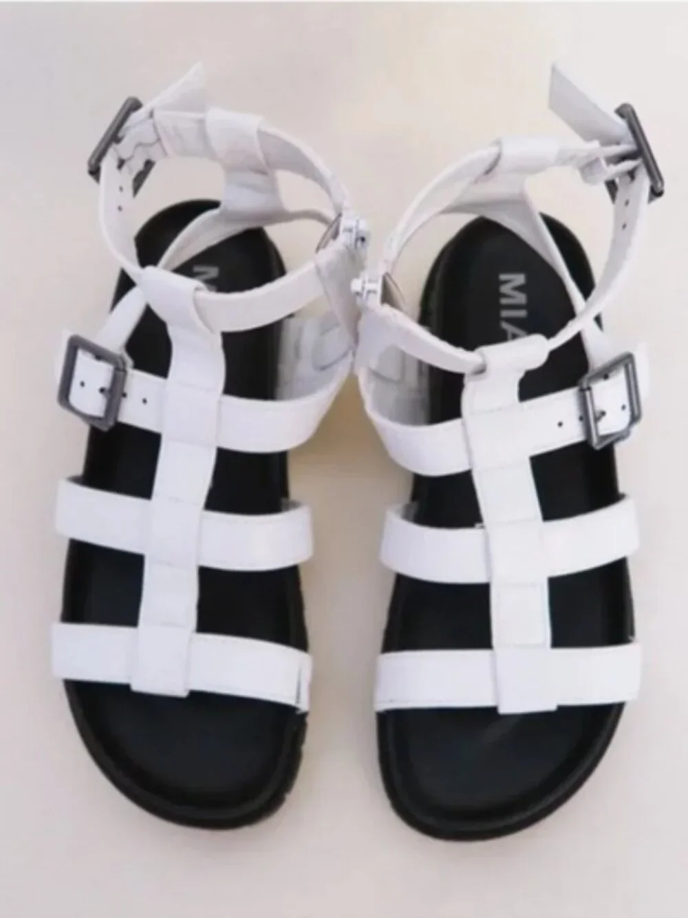 MIA Malissa Gladiator Sandals Women’s White Lug Sole Zip Up Buckle Strap Size 9